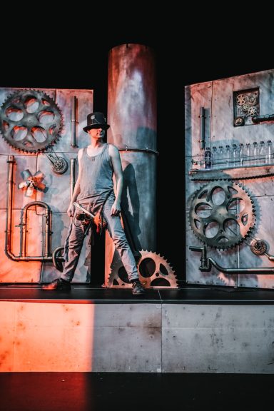 Die große Wörterfabrik / Regie: Marek S. Bednarsky